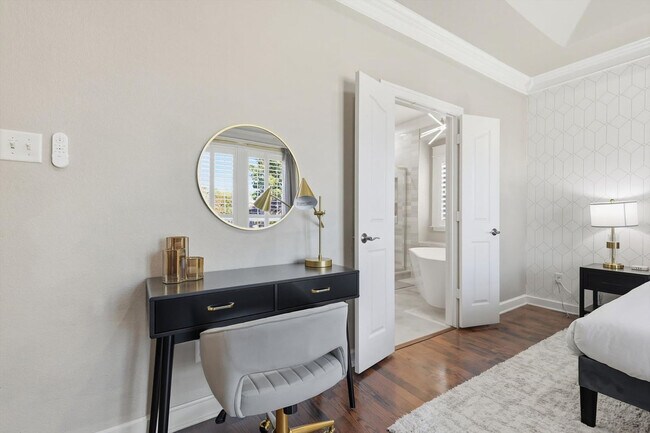 Building Photo - 4843 Golfside Dr