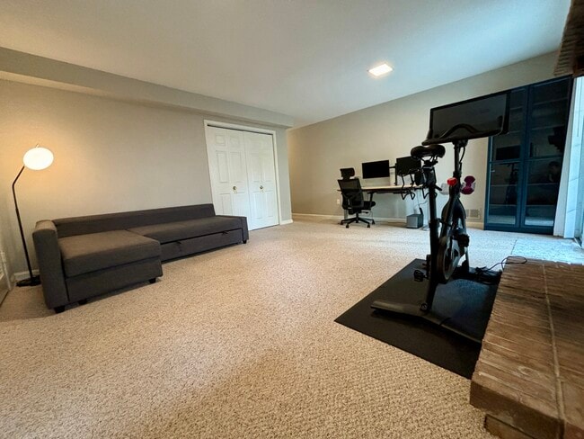 Building Photo - 2057 Pieris Ct