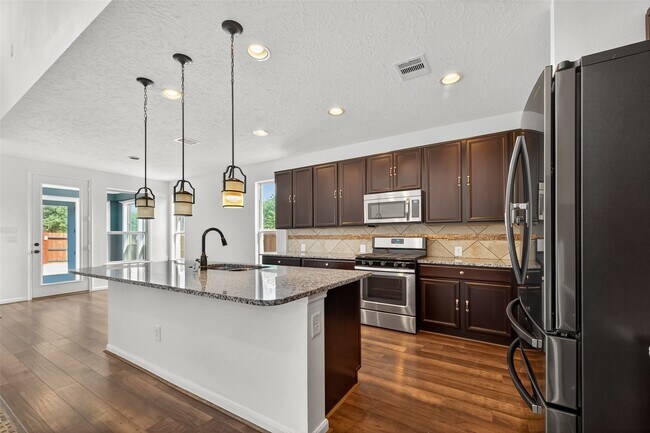 Building Photo - 13019 Foxwood Creek Ln