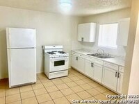 Building Photo - 144 W Villaret Blvd