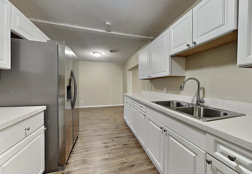 Building Photo - 4967 SW 4th St