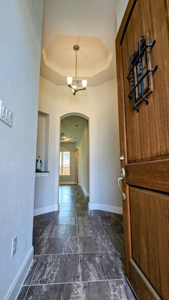 Building Photo - 6931 Comanche Cougar