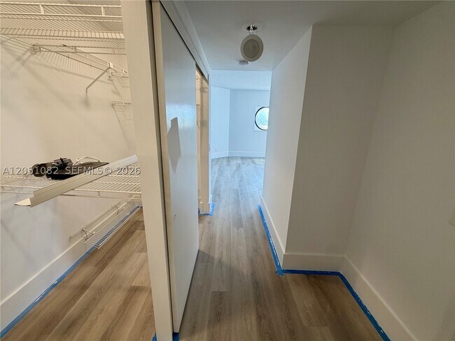 Building Photo - 3610 Yacht Club Dr