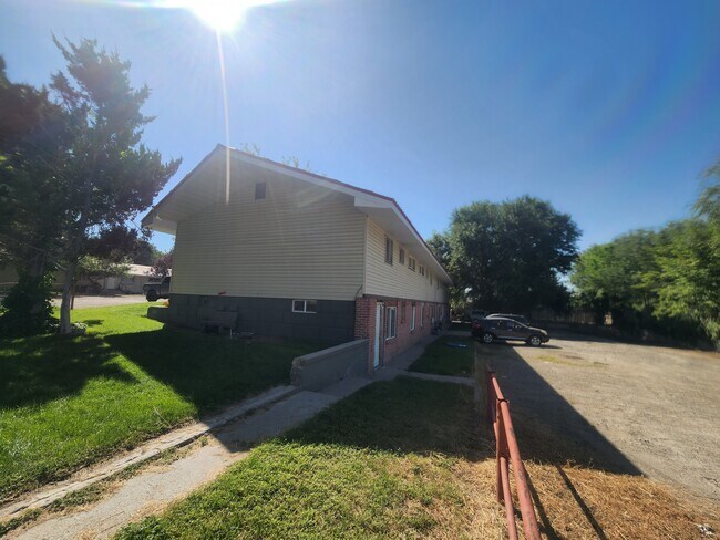 Primary Photo - Harris Apartments