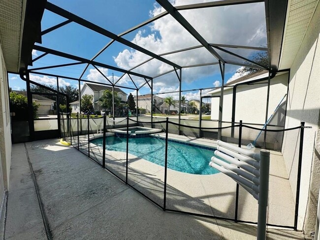 Building Photo - 4989 Bond St W