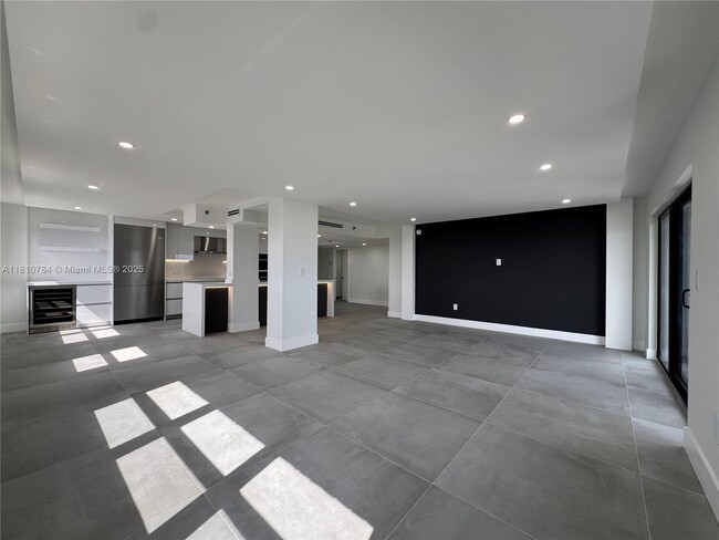 Building Photo - 1201 S Ocean Dr