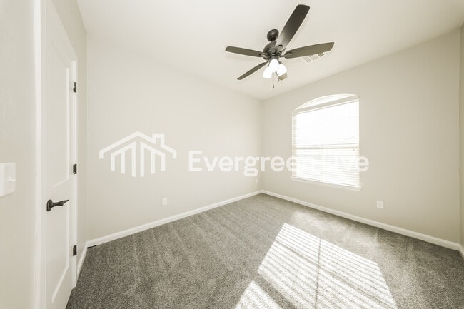 Building Photo - 2517 SE 38th St