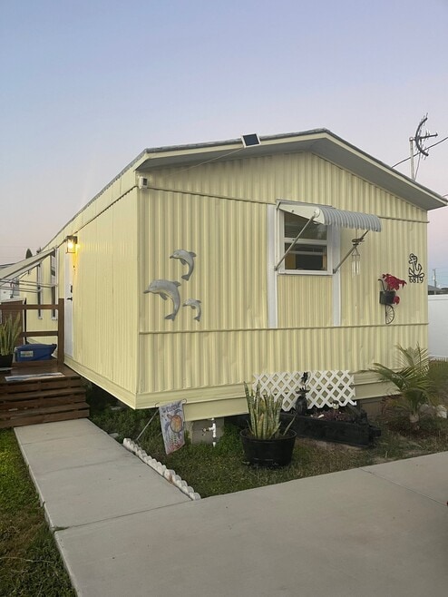 Building Photo - 6819 Heron Ln