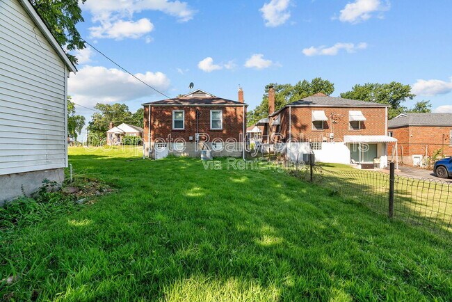Building Photo - 6605 Barken Ave