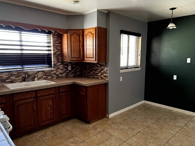 Building Photo - 112 De Leon Dr