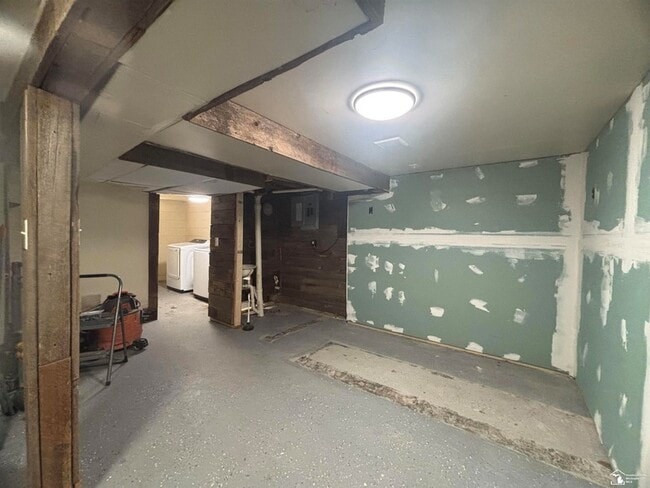 Building Photo - 26138 Yale St