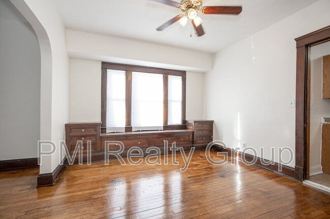 Building Photo - 2936 E 128th St