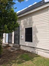 Building Photo - 328 Pursley St