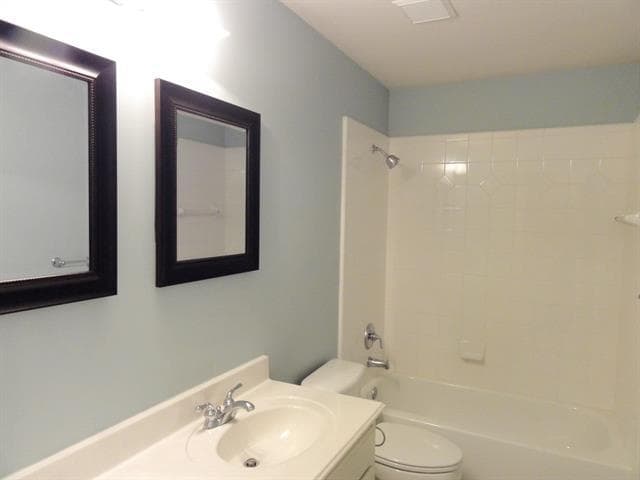 Building Photo - 10711 Sweet Water Dr
