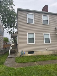 Building Photo - 694-696 Everett Ave