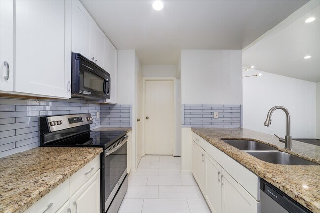Building Photo - 26 S White Pebble Ct