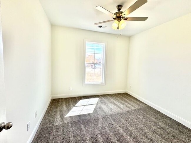 Building Photo - Move In Special! Half off June Rent with M...