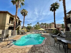 Building Photo - COMING SOON!! 1 Bedroom 1 Bathroom Condo in Casitas Las Rosas in La Quinta