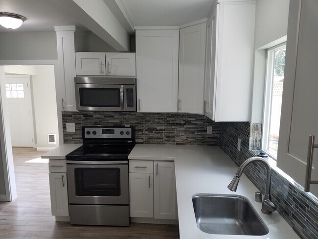 Building Photo - 9253 51st Ave S