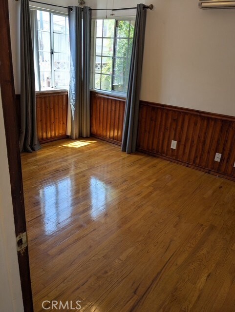 Building Photo - 337 N 7th St