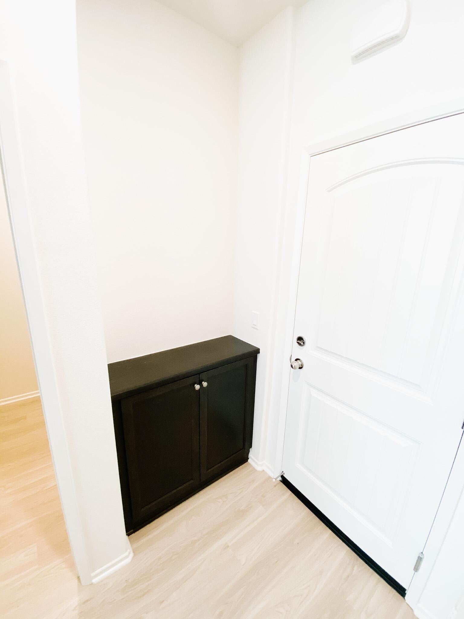 Building Photo - 30436 Town Square Dr