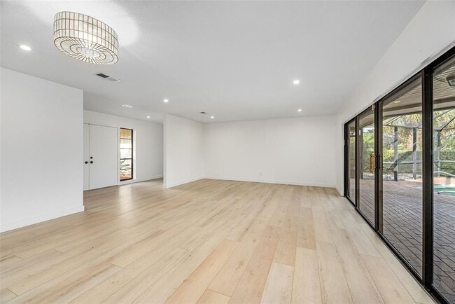 Building Photo - 5 Cache Cay Dr