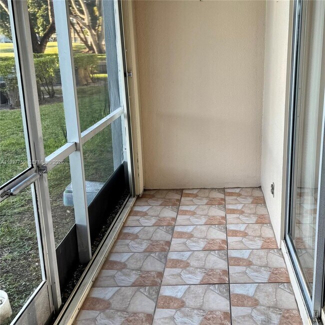 Building Photo - 400 SW 134th Way