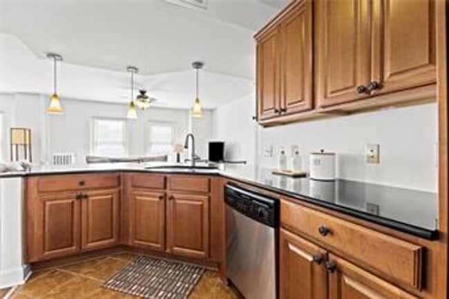 Building Photo - {4555 #205} Ponce De Leon Condo Available Immediately + Flexible Lease Terms + Corner Unit with G...