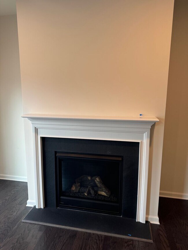 Building Photo - New Harleysville 3 Bedroom End unit Townho...