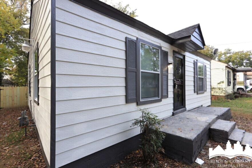 Building Photo - 2629 Whitman Ave