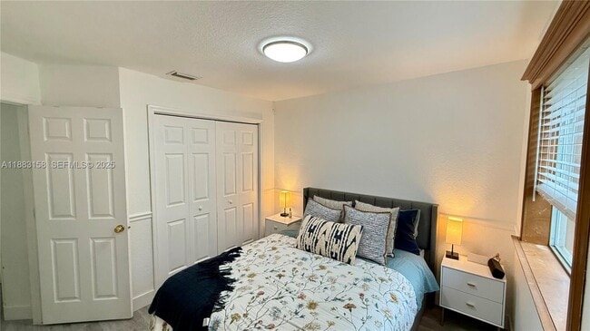 Building Photo - 5725 NW 114th Path