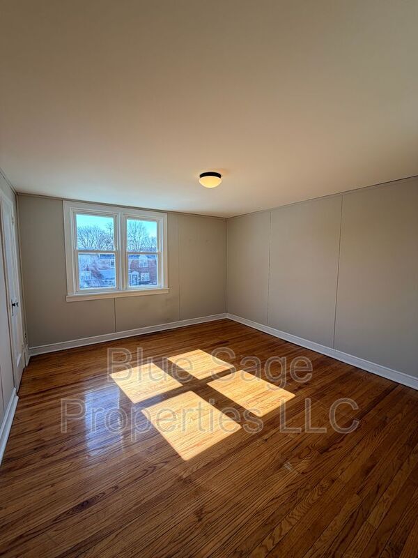 Building Photo - 5207 Westbrook Dr