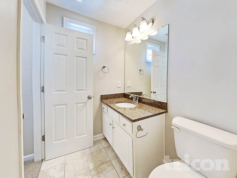 Building Photo - 250 Oak Grove Way