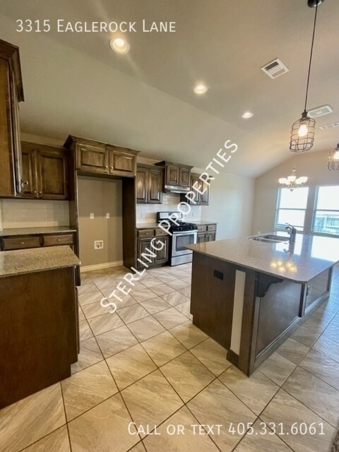 Building Photo - 3315 Eaglerock Ln