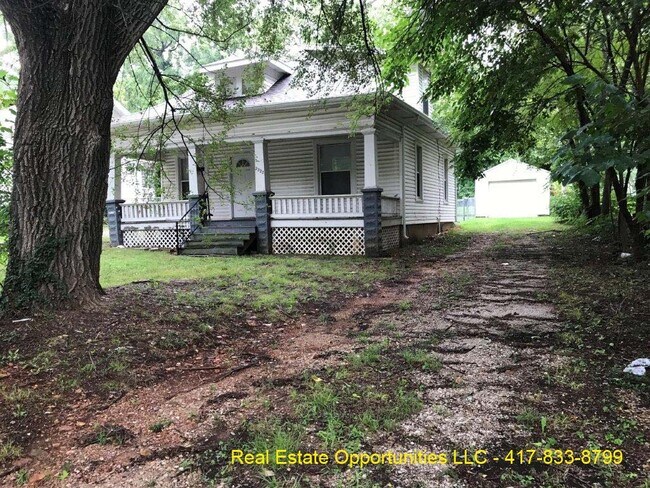 Building Photo - 2222 N Johnston Ave