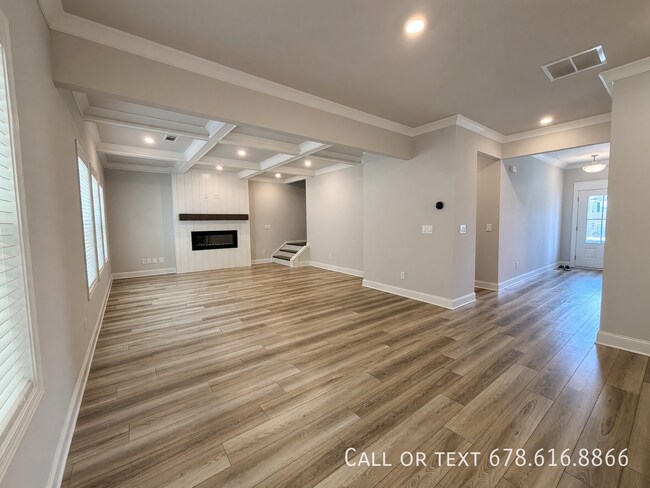 Building Photo - 213 Logan Crest Ct