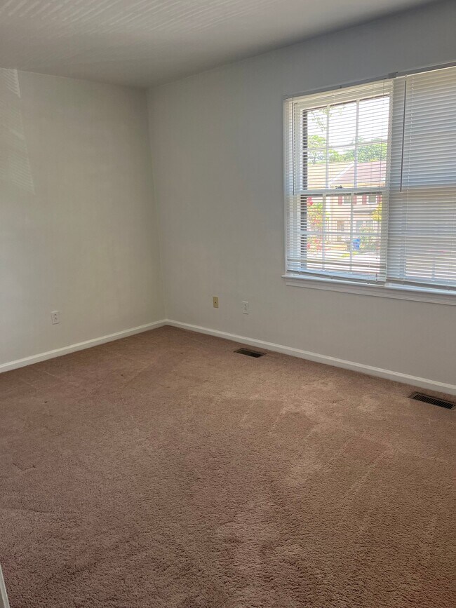 Building Photo - 5134 Castle Way