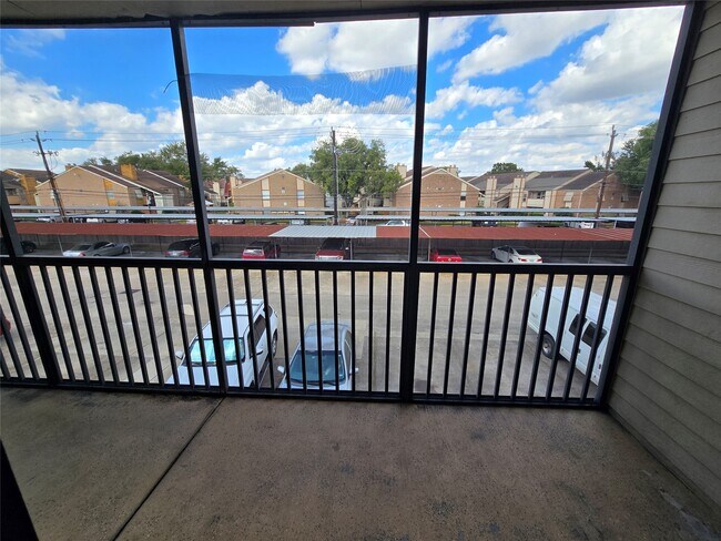 Building Photo - 10110 Forum W Dr