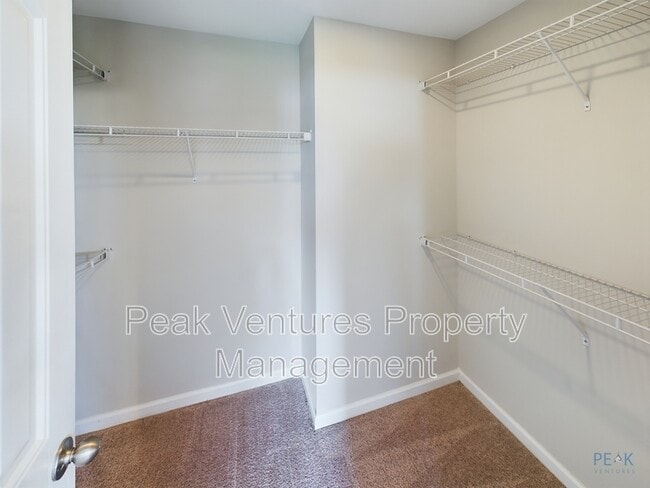 Building Photo - 11 Endeavor Cir