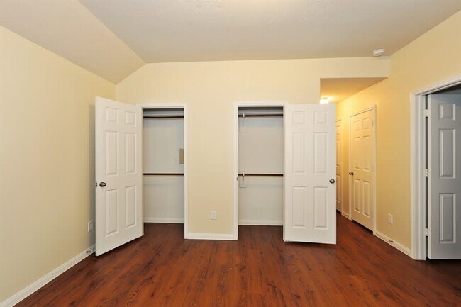 Building Photo - 18822 N Lyford Dr