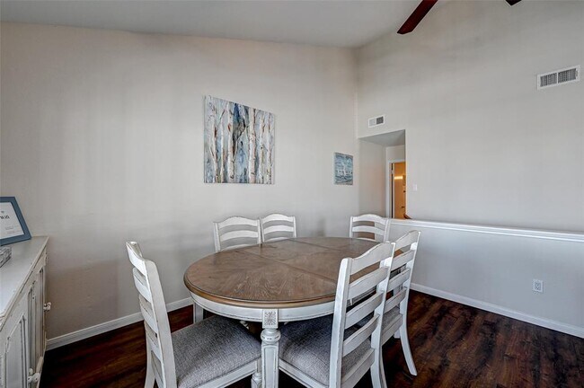 Building Photo - 88 Lakeview Village