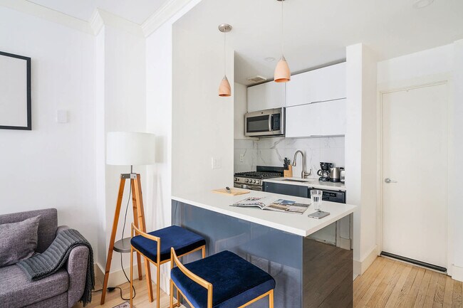 Building Photo - 1597 York Ave