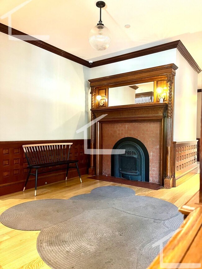 Building Photo - 208-83 Gardner St