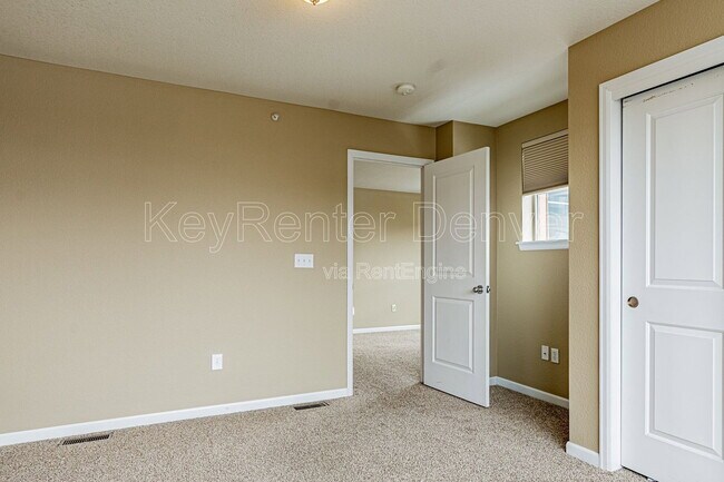 Building Photo - 492 S Saulsbury St