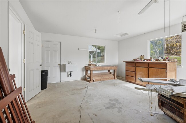 Building Photo - 43379 Leach Rd