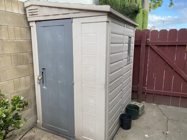 Storage Shed - 38053 Miller Pl