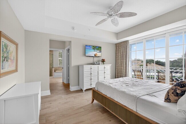 Building Photo - 834 Bay Colony Dr S