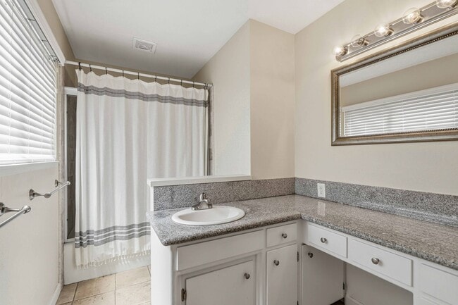 Building Photo - 1825 College Ave