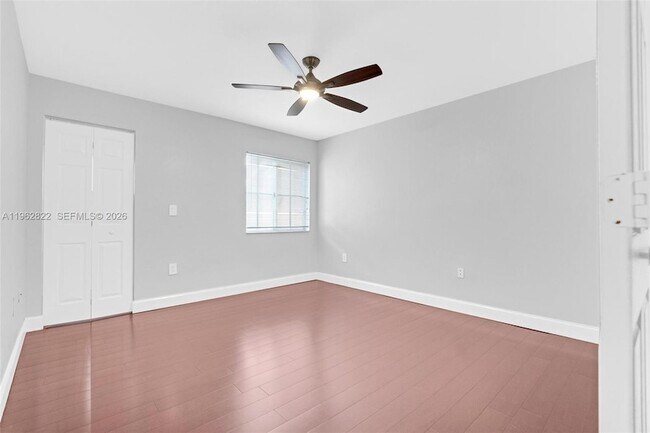 Building Photo - 2586 Centergate Dr