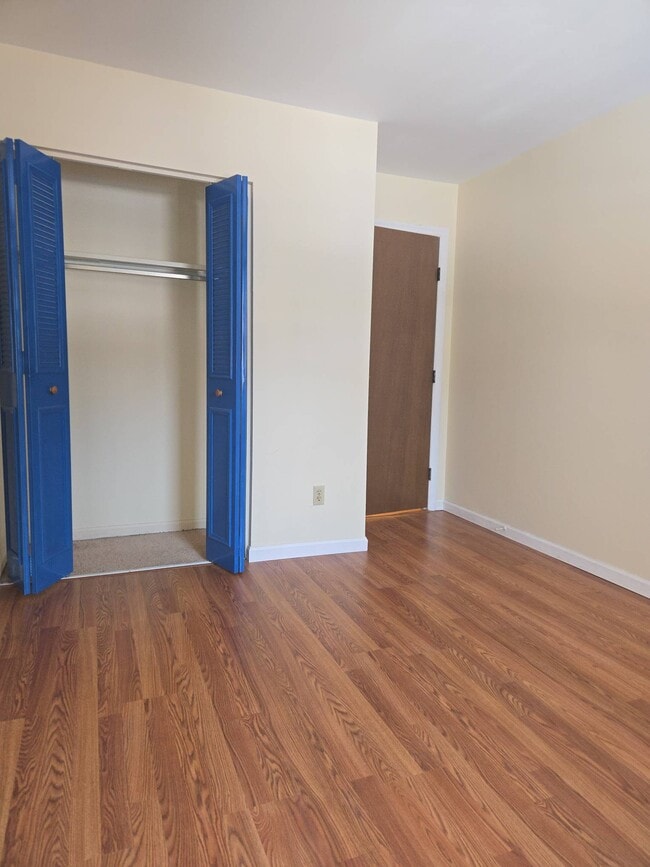 Building Photo - 8284 Sobax Dr